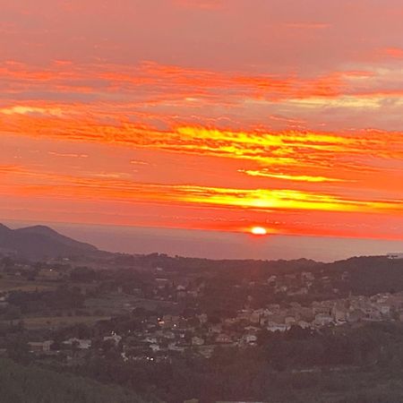 L'Oustaou Bello Visto Le Castellet  Exterior photo